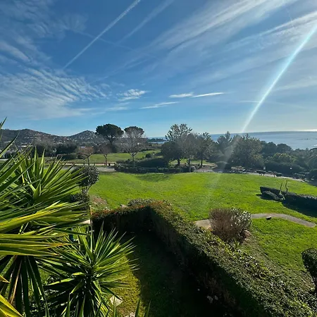 Grand Avec 2 Veritables Cap Esterel Vue Et Esterel شقة